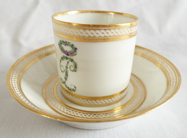 Manufacture du Duc d'Angoulême : tasse litron en porcelaine d'époque Louis XVI - signée