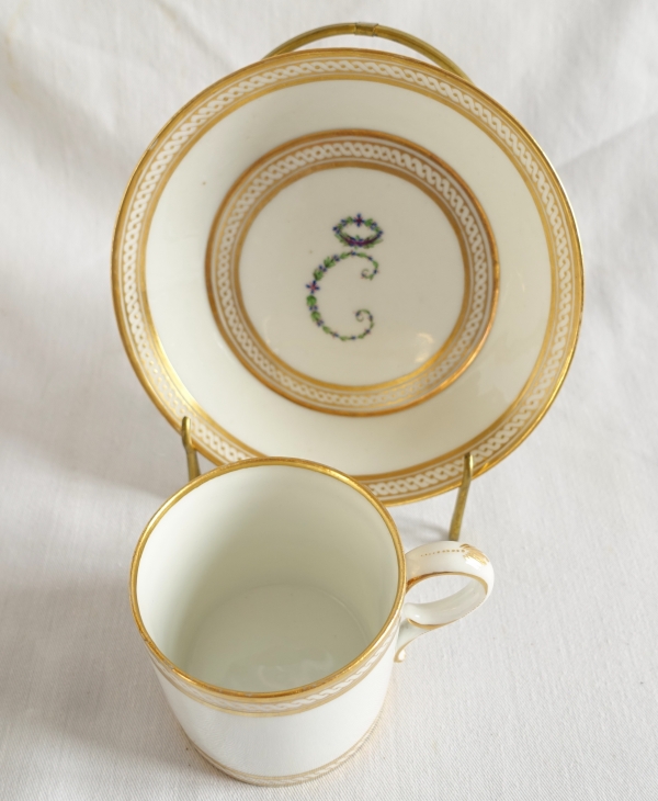 Manufacture du Duc d'Angoulême : tasse litron en porcelaine d'époque Louis XVI - signée