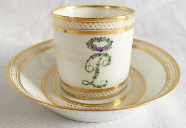 Manufacture du Duc d'Angoulême : tasse litron en porcelaine d'époque Louis XVI - signée