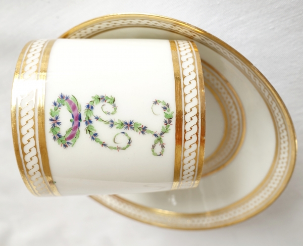 Manufacture du Duc d'Angoulême : tasse litron en porcelaine d'époque Louis XVI - signée