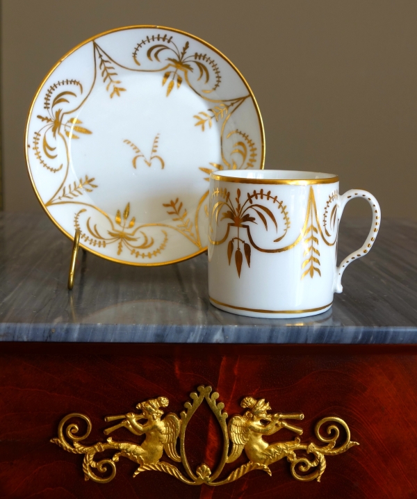 Tasse litron d'époque Consulat attribuée à Darte - porcelaine blanche et or