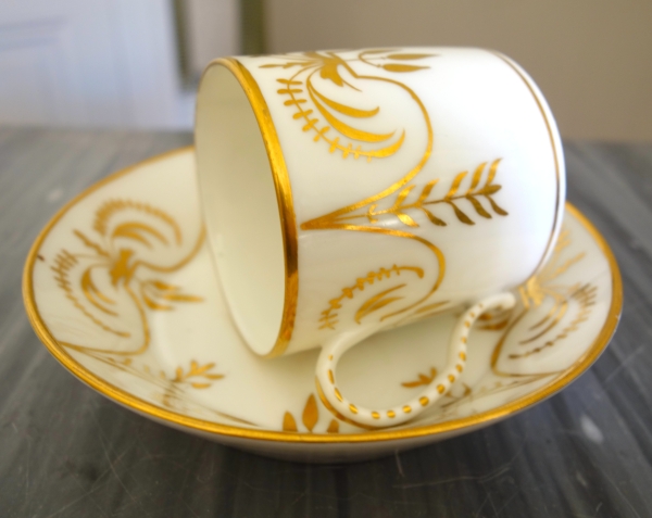 Tasse litron d'époque Consulat attribuée à Darte - porcelaine blanche et or