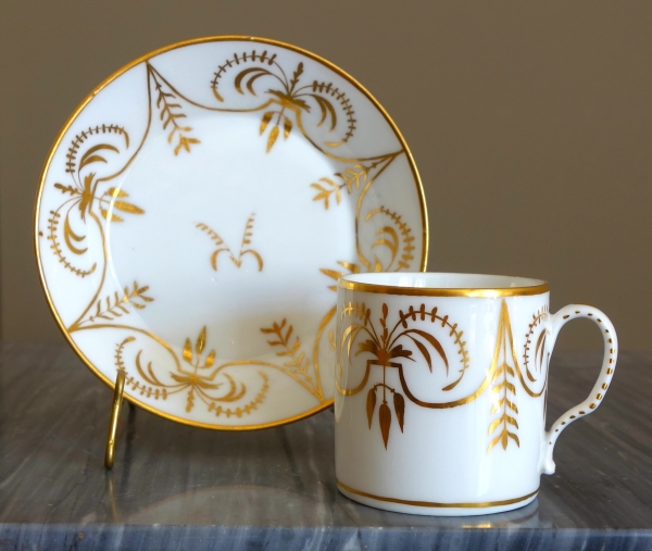 Tasse litron d'époque Consulat attribuée à Darte - porcelaine blanche et or