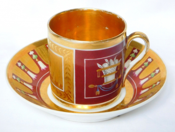 Empire Paris porcelain coffee cup enhanced with fine gold - attributed to Nast