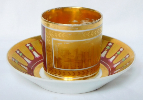 Tasse à café litron d'époque Empire - décor pourpre et or - attribué à Nast