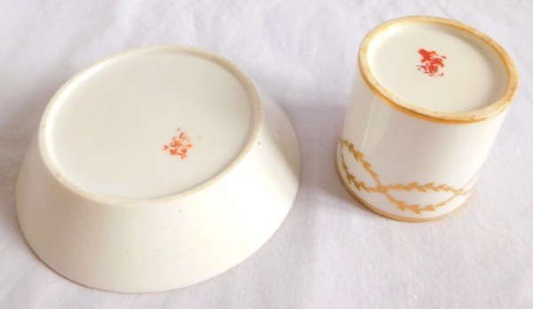 Manufacture du Comte de Provence : tasse litron en porcelaine de Paris, époque XVIIIe