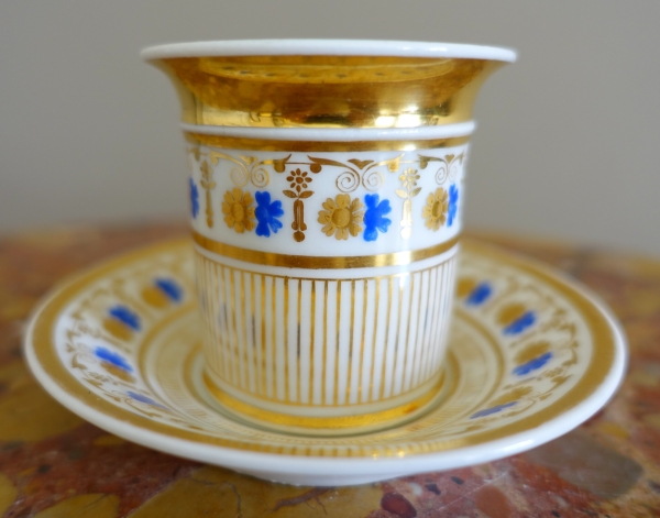 Empire Paris porcelain litron-shaped coffee cup, 19th century circa 1820 - 1830