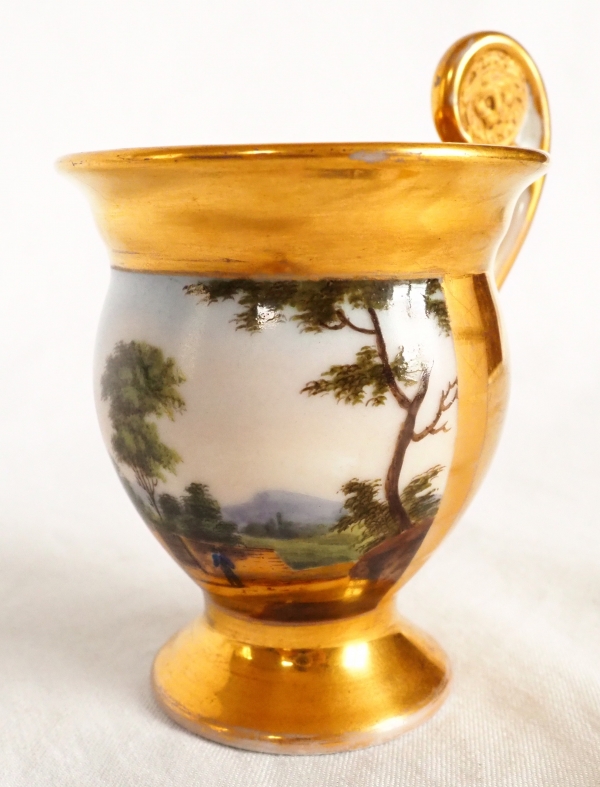 Empire Paris porcelain coffee cup enhanced with fine gold, early 19th century