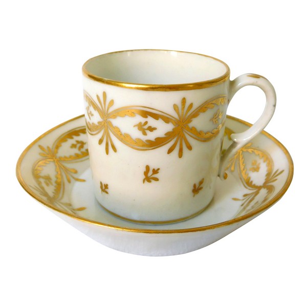 Manufacture de la Reine - Paris porcelain coffee cup - 18th century