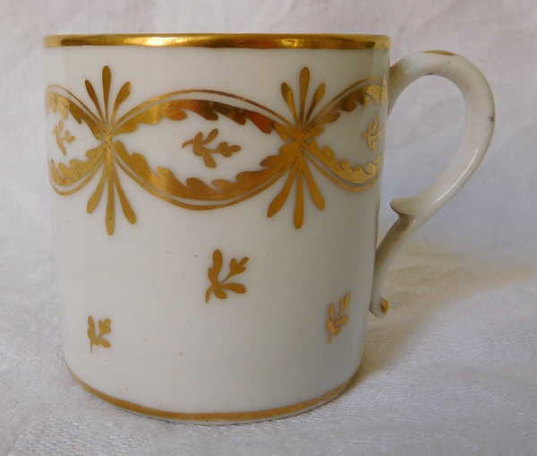 Manufacture de la Reine - Paris porcelain coffee cup - 18th century