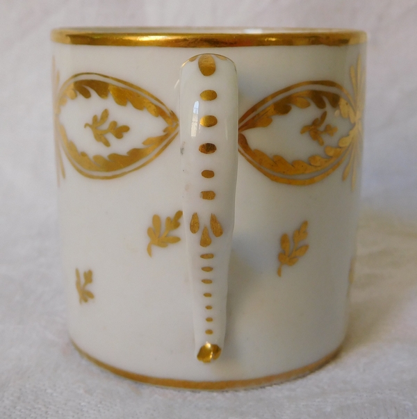 Manufacture de la Reine - Paris porcelain coffee cup - 18th century