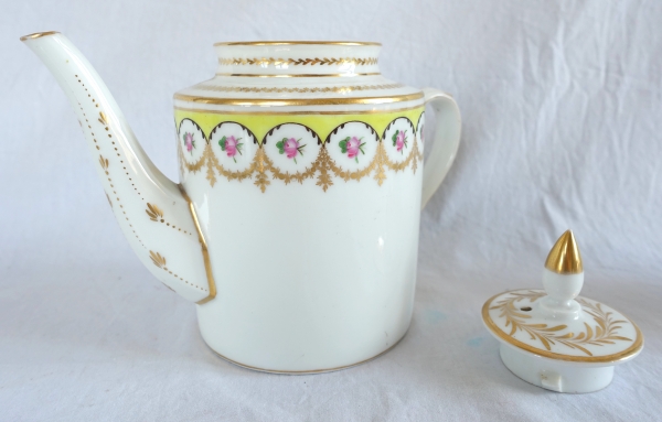 Nast Manufacture : Empire porcelain tea pot enhanced with fine gold - signed - late 19th century