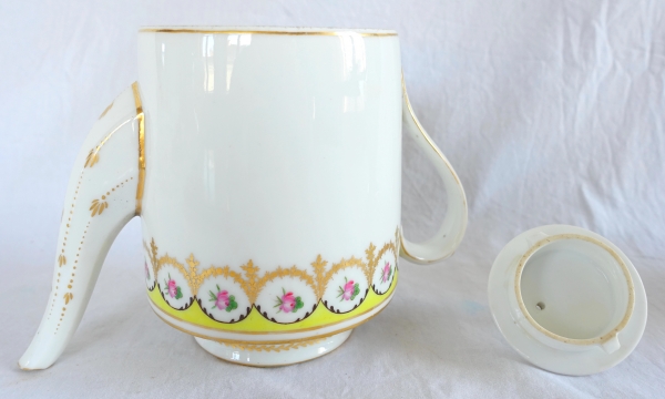 Nast Manufacture : Empire porcelain tea pot enhanced with fine gold - signed - late 19th century