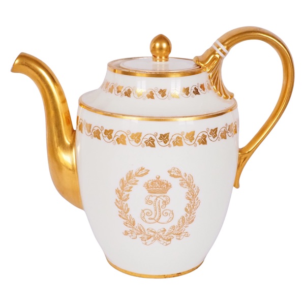 Sevres manufacture : porcelain teapot from Louis Philippe royal residence Chateau de Bizy