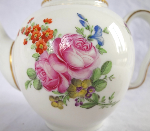 Théière en porcelaine d'époque Louis XVI attribuée à la Manufacture du duc d'Angoulême, vers 1780