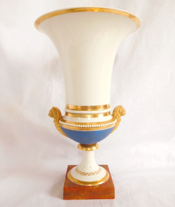 Tall Empire Paris porcelain vase enhanced with fine gold, early 19th century