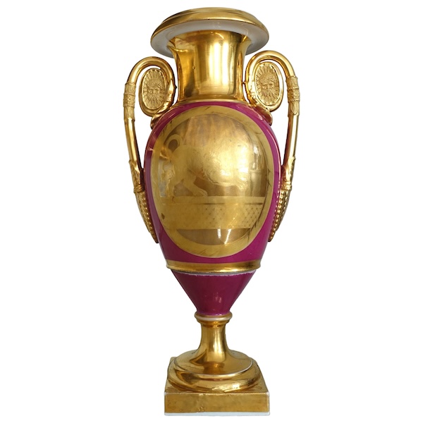 Vase d'ornement en porcelaine de Paris dorée et pourpre - époque Empire Restauration