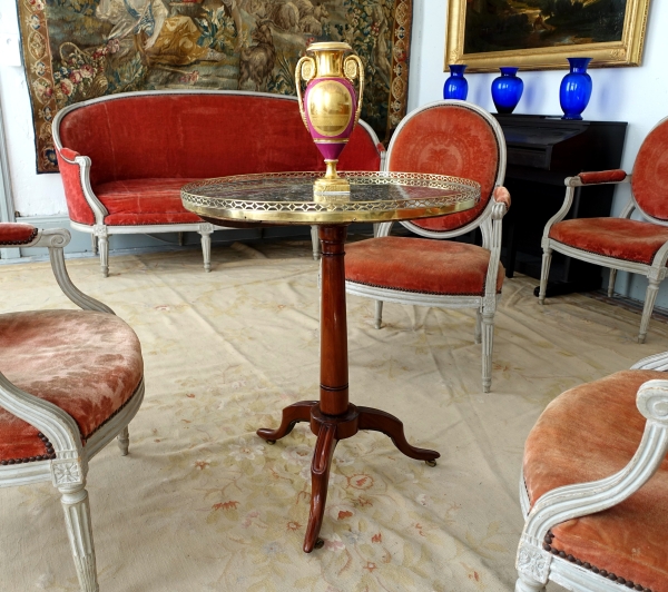 Vase d'ornement en porcelaine de Paris dorée et pourpre - époque Empire Restauration
