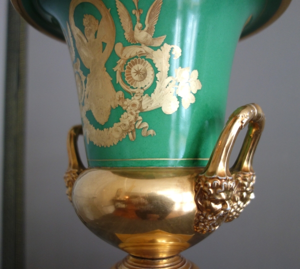 Grand vase Medicis en porcelaine de Paris - style Empire d'époque Restauration - 29cm