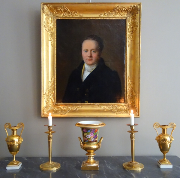 Grand vase Medicis en porcelaine de Paris - style Empire d'époque Restauration - 29cm