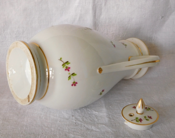 Late 18th century / early 19th century porcelain coffee pot aux Barbeaux