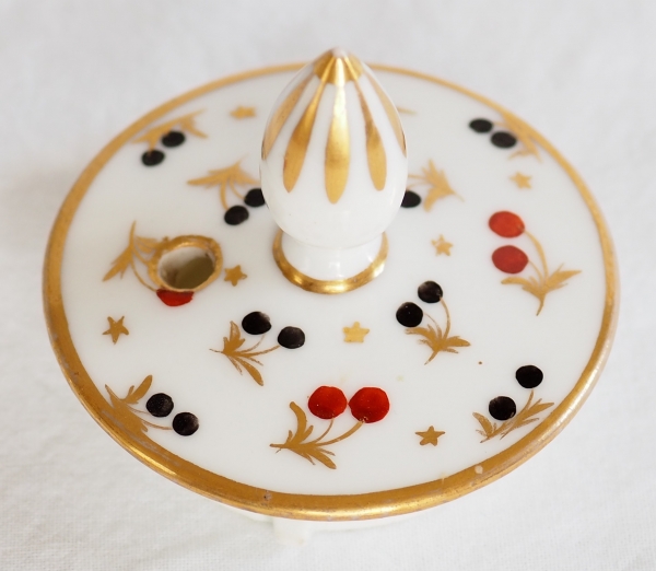 Verseuse en porcelaine de Paris Directoire dorée à l'or fin, décor aux cerises, époque fin XVIIIe siècle