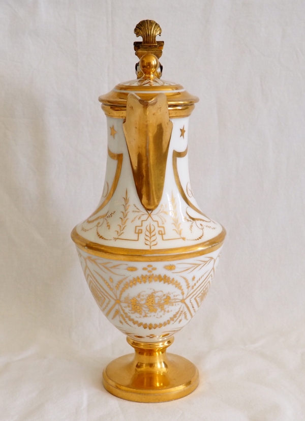 Verseuse / cafetière en porcelaine dorée à charnière bronze, époque Directoire - fin XVIIIe siècle