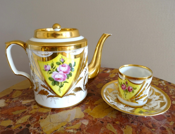 Empire Paris porcelain teapot, early 19th century circa 1820