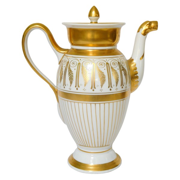 Paris porcelain coffee pot enhanced with fine gold, mid-19th century