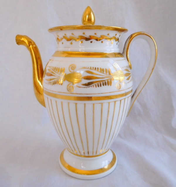 Empire Paris porcelain gilt teapot, early 19th century circa 1820