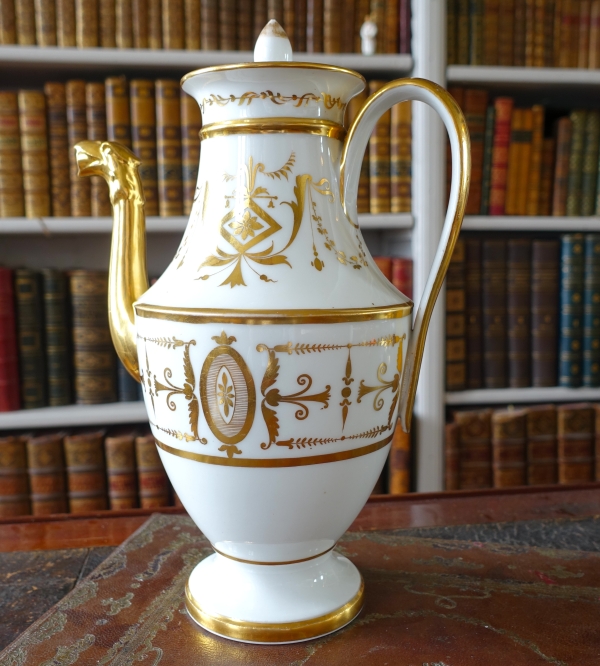 Halley Manufacture : tall Empire Paris porcelain teapot, early 19th century