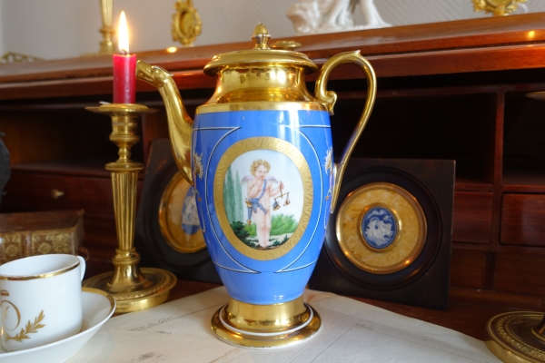 Paris Porcelain coffee pot, Empire Restoration period - attributed to Lebon-halley Manufacture