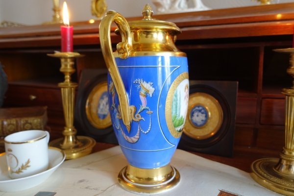 Paris Porcelain coffee pot, Empire Restoration period - attributed to Lebon-halley Manufacture