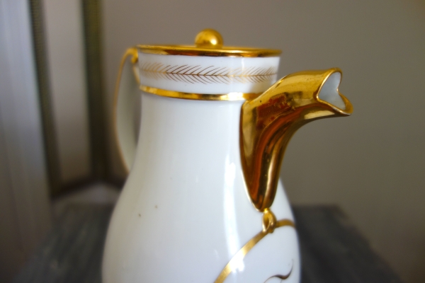 Darte - Verseuse en porcelaine d'époque Empire décor à l'or - signée