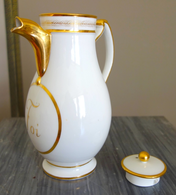 Darte - Verseuse en porcelaine d'époque Empire décor à l'or - signée