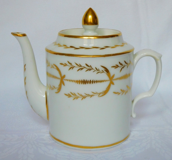 Fine gold gilt Paris porcelain teapot, Empire production, early 19th century