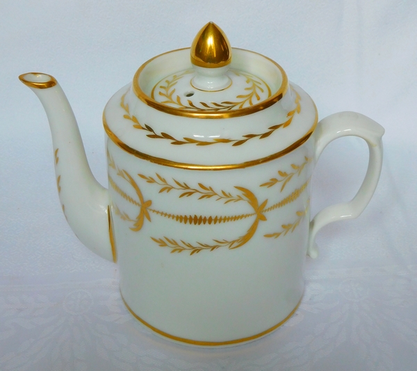 Fine gold gilt Paris porcelain teapot, Empire production, early 19th century