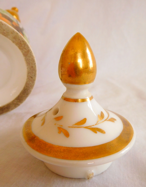 Grande verseuse / cafetière Empire en porcelaine de Paris dorée à paysage tournant, XIXe siècle vers 1820