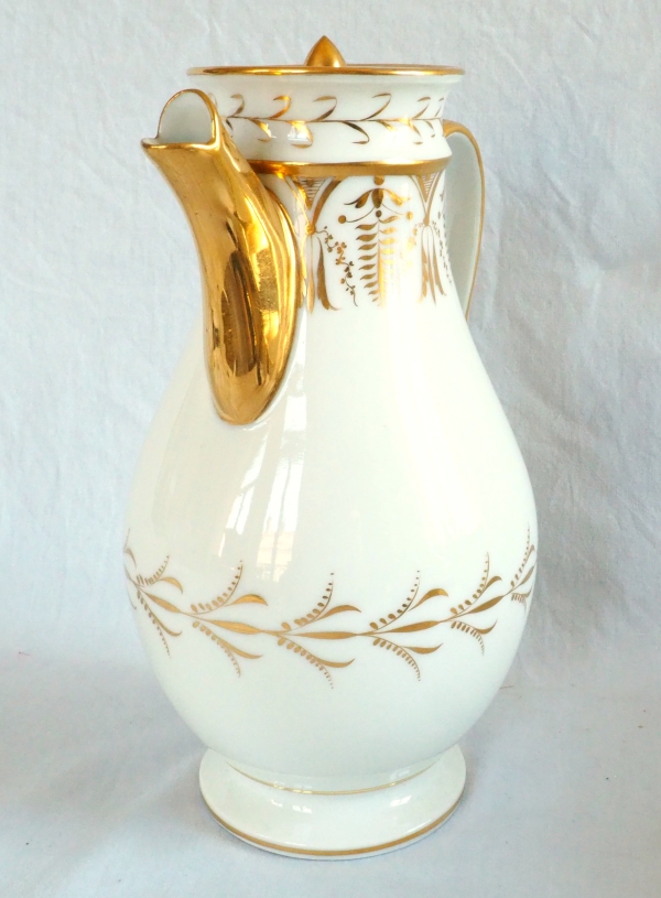 Verseuse, cafetière d'époque Empire en porcelaine de Paris attribuée à Locré