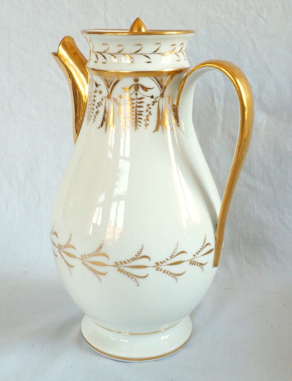 Verseuse, cafetière d'époque Empire en porcelaine de Paris attribuée à Locré