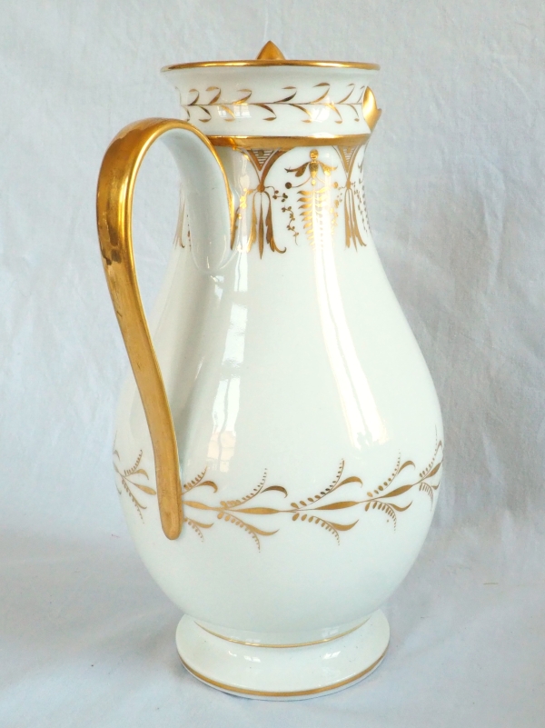 Verseuse, cafetière d'époque Empire en porcelaine de Paris attribuée à Locré