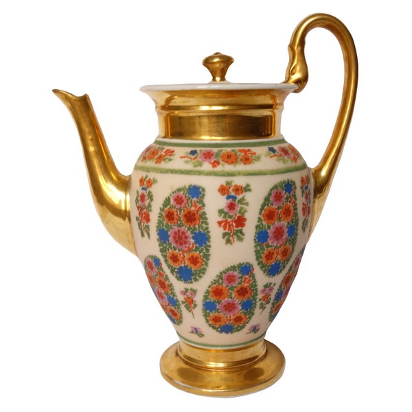 Verseuse / cafetière en porcelaine de Paris peinte rehaussée à l'or fin, époque XIXe Restauration 