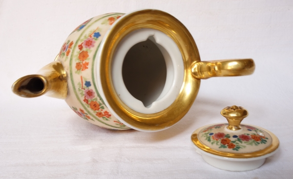 Paris porcelain coffee pot enhanced with fine gold, 19th century circa 1830