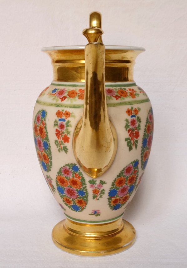 Paris porcelain coffee pot enhanced with fine gold, 19th century circa 1830