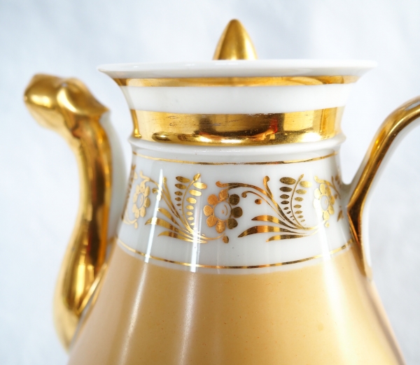 Tall Empire Paris porcelain coffee pot, early 19th century circa 1820