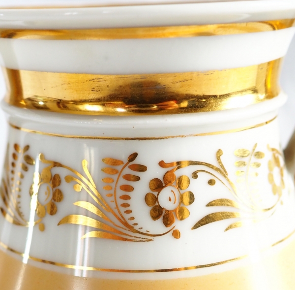Tall Empire Paris porcelain coffee pot, early 19th century circa 1820