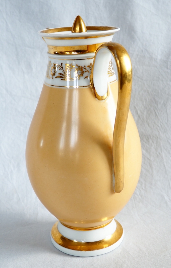 Tall Empire Paris porcelain coffee pot, early 19th century circa 1820