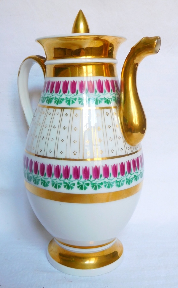 Paris porcelain coffee pot enhanced with fine gold, early-19th century