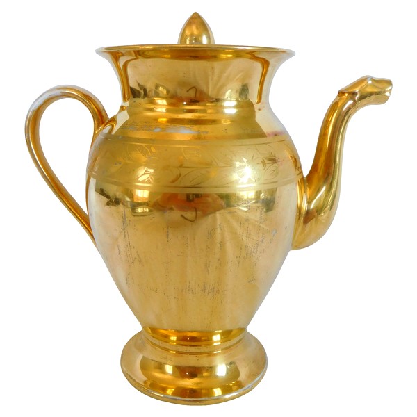 Paris porcelain teapot enhanced with fine gold, early 19th century