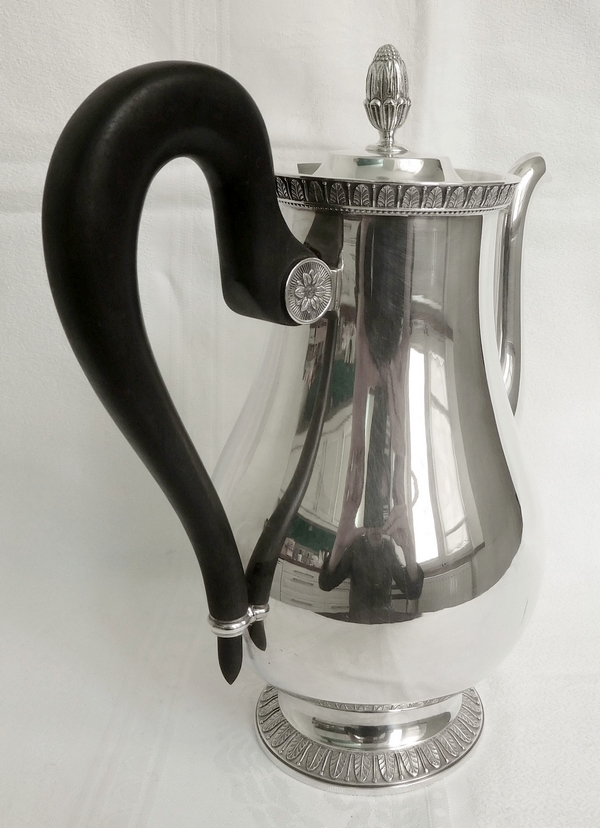 Verseuse, cafetière de style Empire en métal argenté Christofle, modèle Malmaison